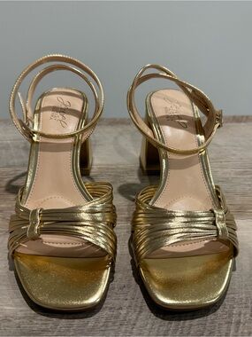 Badgley Mischka Gold Metallic Strappy Block Heels
